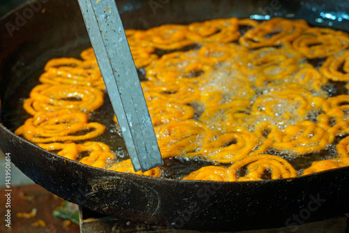 Obraz na płótnie wok made fresh Diwali sweets w salonie