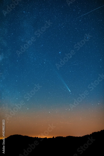 Obraz na płótnie Comet C2023A3 Tsuchinshan ATLAS with Milky Way stars photographed from northern hemisphere in October 2024. w salonie