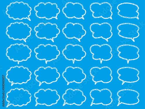 もくもくフキダシ。かすれたクレヨンや水彩の筆のかすれのようなラフな輪郭。柔らかい雰囲気。