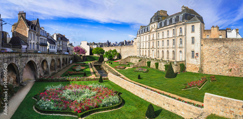 Foto France Brittany Vannes Hermine Castle high resolution 14K side view panorama