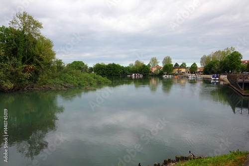 Obraz na płótnie loop of the SILE River in the village of CASIER in the province of Treviso in the VENETO Region of Northern Italy w salonie