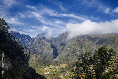 Obraz na płótnie Explore the breathtaking views along Levada dos Balcoes in Madeira's stunning mountainous landscape w salonie
