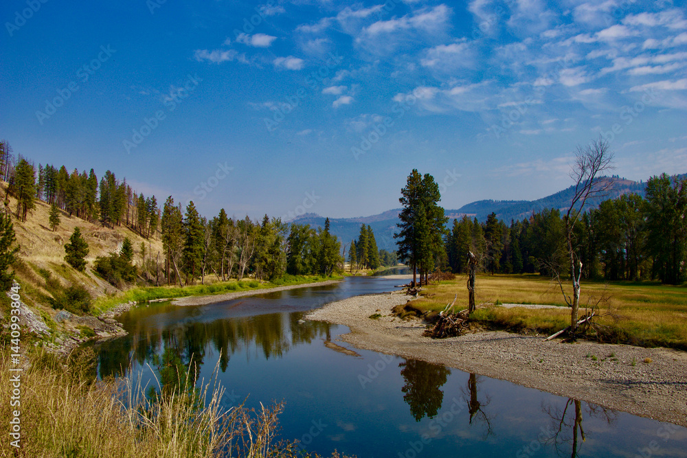Fototapeta premium lake and mountains