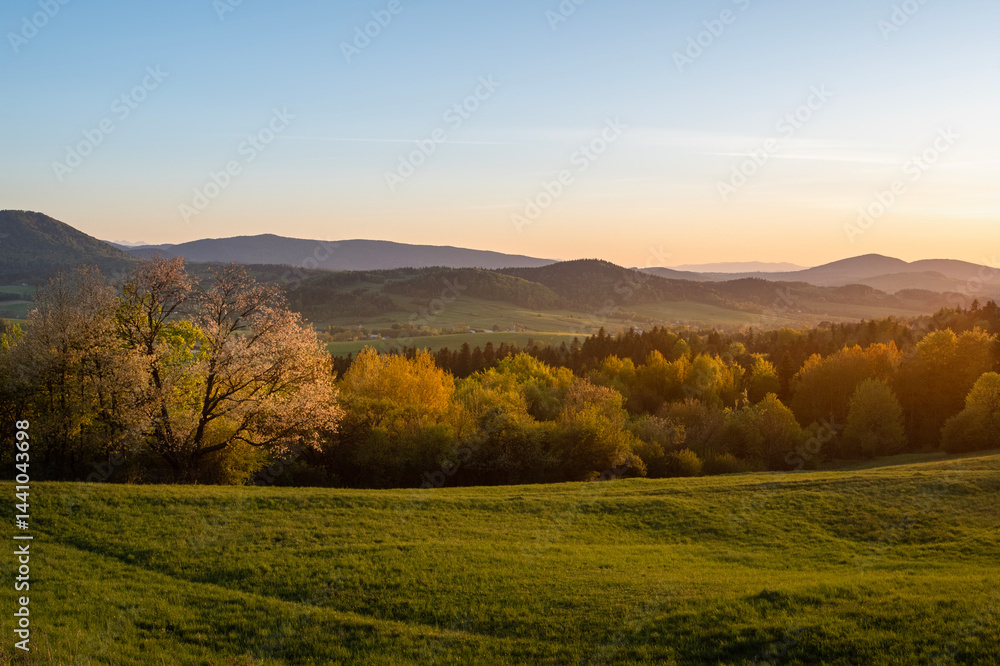 Obraz premium sunrise in the mountains