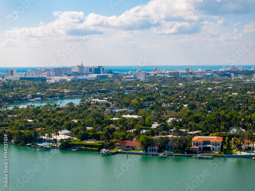 Obraz na płótnie Aerial photo luxury homes Sunset Islands Miami Beach Florida 2025 w salonie
