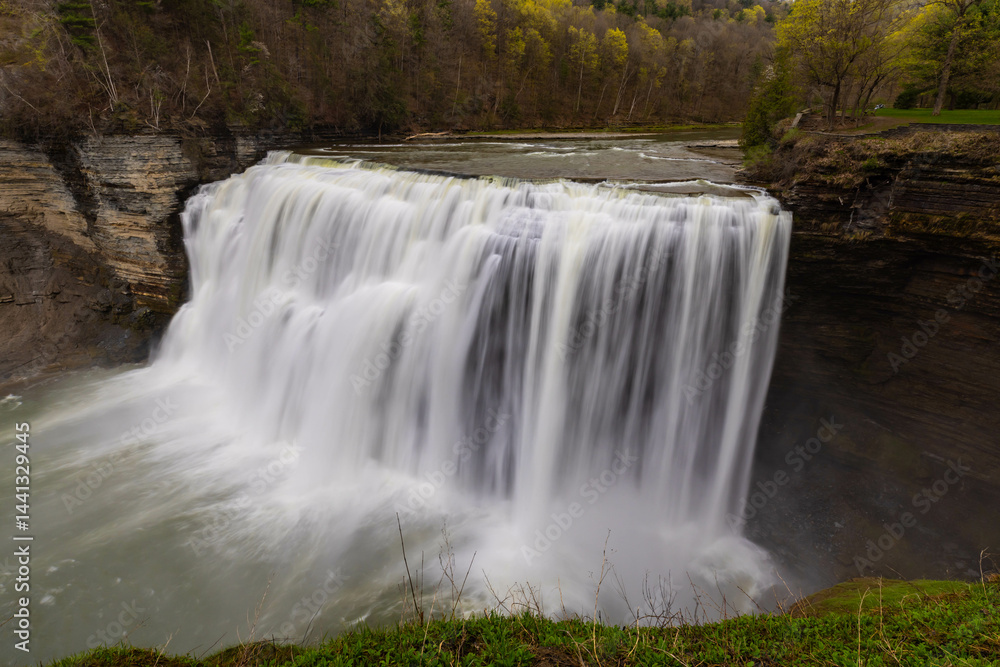 Obraz premium Letchworth State Park Lower Falls