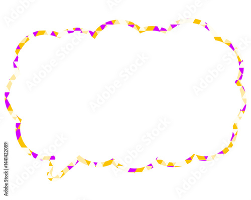 ステンドグラス風吹き出し　三角形模様　細長い雲形