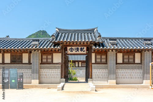 Canvas Print 경복궁 건청궁(고종의 처소)의 대문, 서울, 종로구에 위치-Main gate of Geoncheonggung Palace (King Gojong