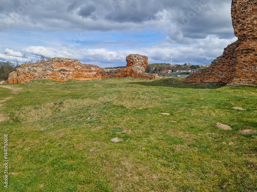 Obraz na płótnie Bobrowniki Castle Ruins, Poland. w salonie