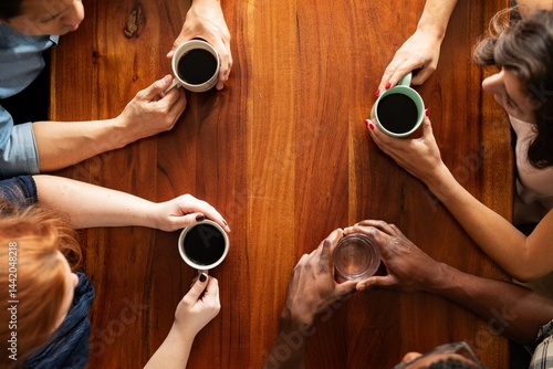 Tableau sur toile Diverse group of people having coffee