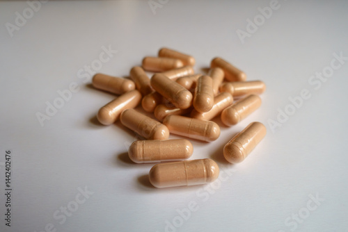 Obraz na płótnie Close shot of heap of pink capsules of palmitoylethanolamide dietary supplement w salonie