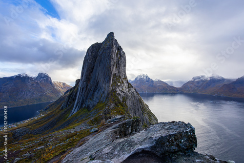 Obraz na płótnie Stunning autumn landscape of Segla Mountain in Senja Island, Northern Norway, with dramatic cliffs and fjords. w salonie