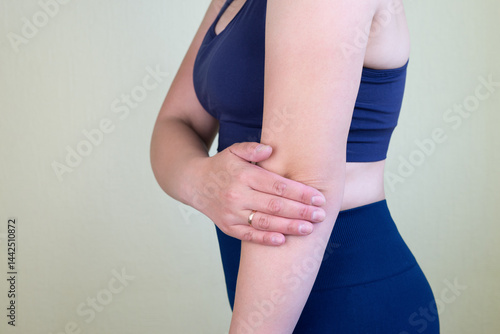 Obraz na płótnie Elbow pain, hand pain w salonie