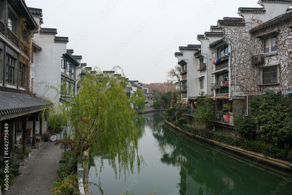 中国 南京市の繁華街 老門東の街並みと秦淮河
