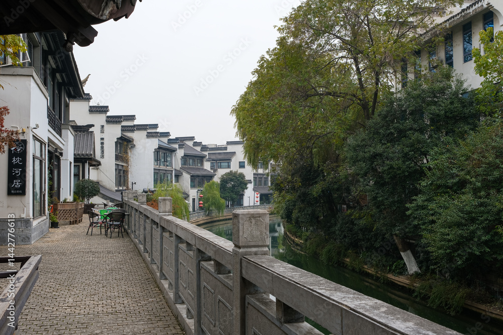 中国 南京市の繁華街 老門東の街並みと秦淮河