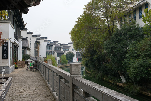 Obraz na płótnie 中国 南京市の繁華街 老門東の街並みと秦淮河 w salonie