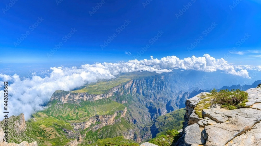 Naklejka premium Breathtaking Mountain View With Clouds Above Scenic Landscape