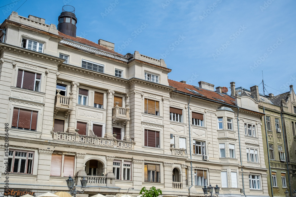 Obraz premium Historische Wohnfassaden in der Altstadt von Novi Sad