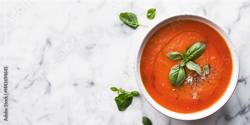 Obraz na płótnie Marbled Elegance: Right-aligned tomato soup bowl on white marble, left blank for text w salonie