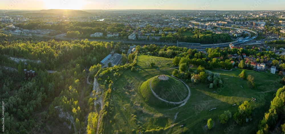 Kopiec Krakusa w Krakowie, widok z powietrza. Kraków