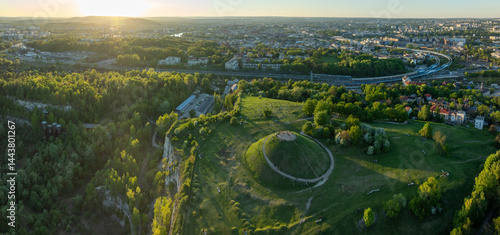 Obraz na płótnie Kopiec Krakusa w Krakowie, widok z powietrza. Kraków w salonie