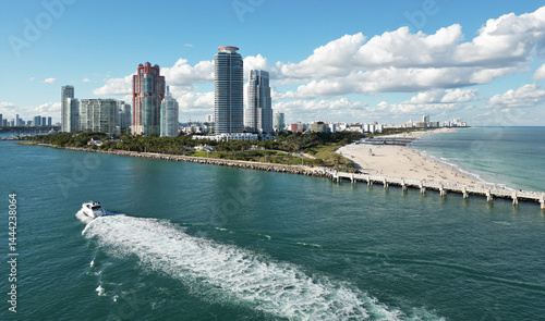 Obraz na płótnie Miami beach cityscape. Miami summer aerial view. Miami Beach shoreline. South Beach Miami aerial view. Blue ocean in Florida skyline. Miamis cityscape. Ocean coast. w salonie