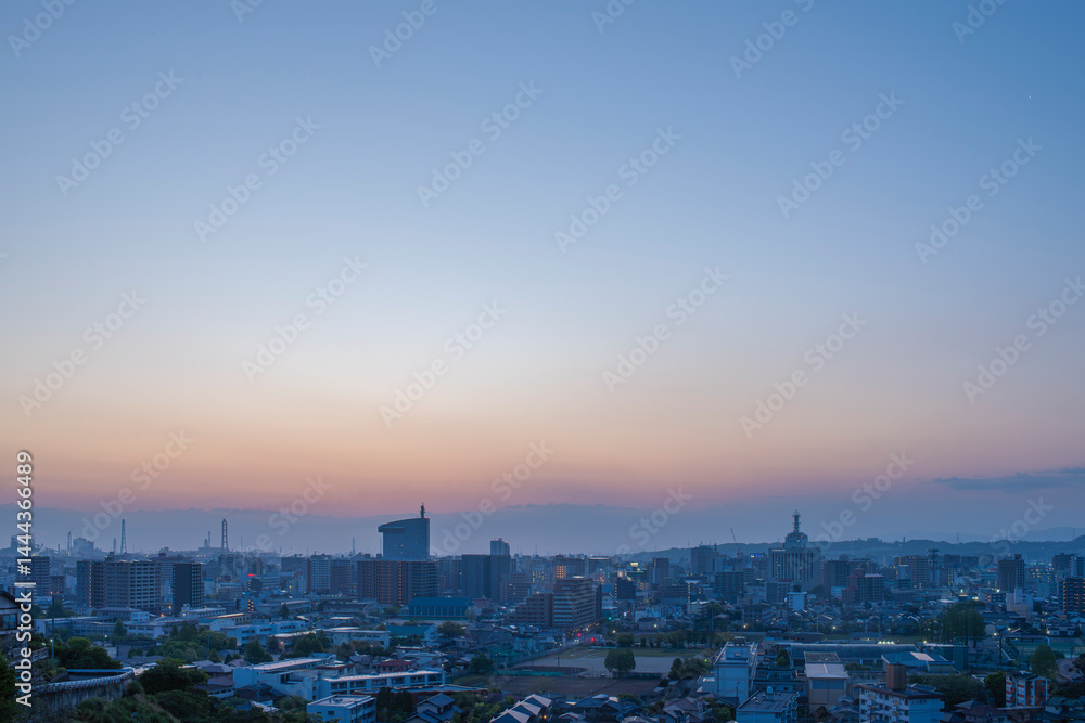 大分市の夜明けと朝焼けの空 大分市の夜明けと朝焼けの空