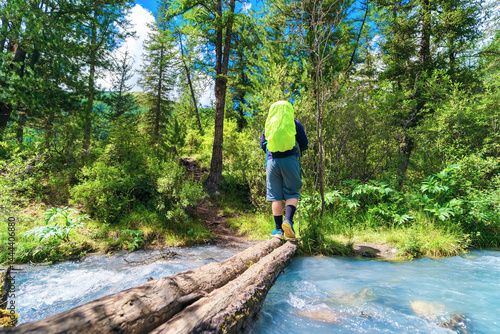 Hiking in the wild improves not only physical health, but also mental health.