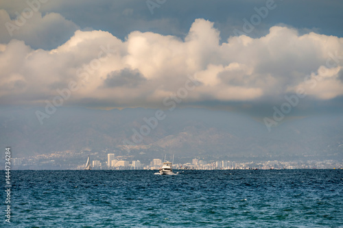 Obraz na płótnie Inland angle of coastal section of the South Bay, Southern California with dramatic blue and cloudy sky w salonie