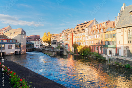 Fototapeta Naklejka Na Ścianę i Meble -  canal and old houses of Petit France medieval district of Strasbourg, France