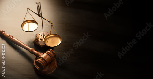 Cuadro en lienzo Weight scale and wooden gavel in background