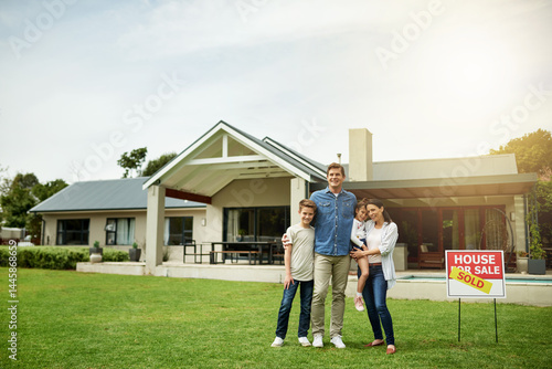 Fotografie Mortgage, portrait and parents with children, new home and milestone for homeowner with property