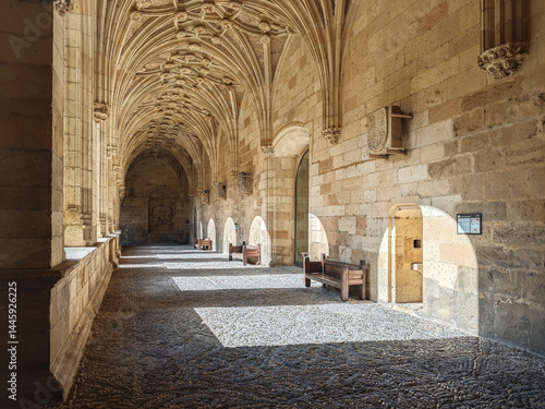 Claustro de antiguo monasterio de San Marcos de León, hoy parador de turismo