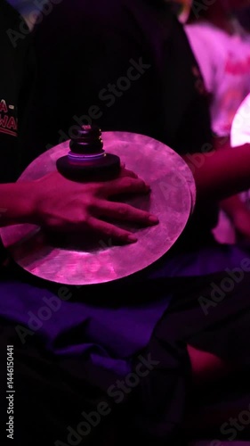 Ceng ceng, instrumento musical tradicional de Bali, Indonesia, Nyepi day, año nuevo.