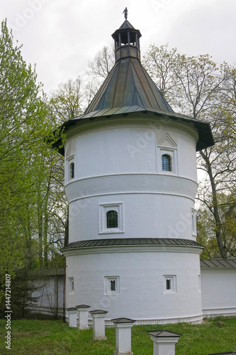 Vereya. The Spassky Monastery. A wall with a tower.