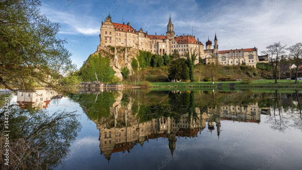 Fototapeta premium Two are better than one - Doppelt hält besser