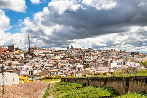 Obraz na płótnie View over Elvas in Portugal with its typical Portuguese buildings and cobblestone streets w salonie