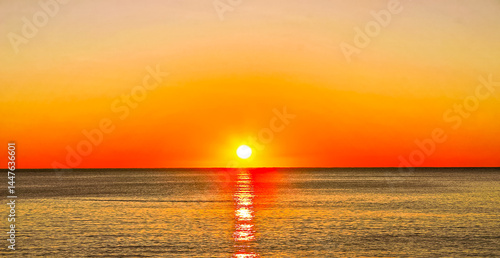Obraz na płótnie Sunset in the sea w salonie