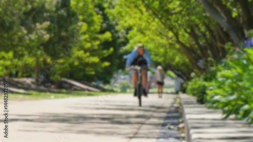 Wallpaper Mural People exercising Torontodigital.ca
