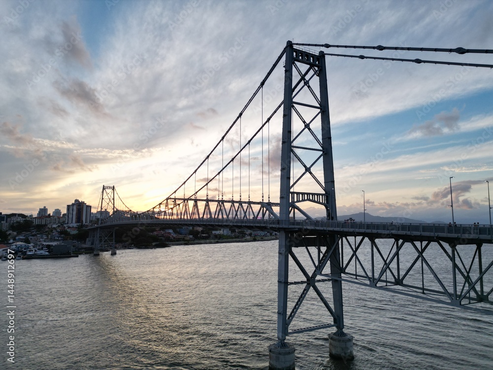 Fototapeta premium Ponte Hercílio Luz Florianópolis Por do Sol