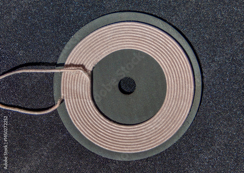 Obraz na płótnie Close-up of a wireless charging module w salonie