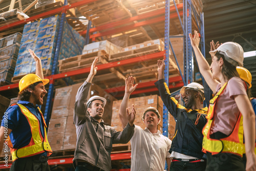 Foto Group of worker in warehouse team cheerful together in inventory cargo building