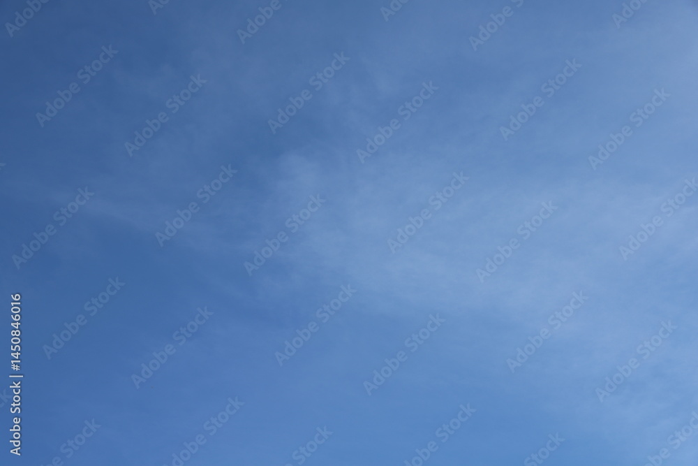 Fototapeta premium Blue Sky with Soft Clouds – Natural Background