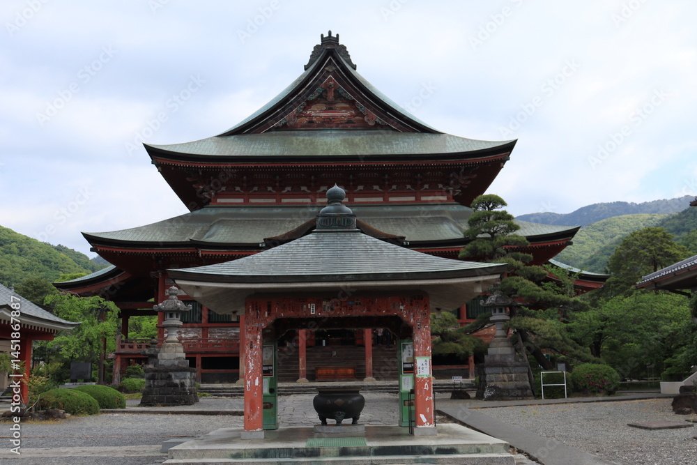 Fototapeta premium 甲斐善光寺