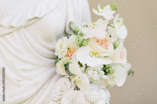Obraz na płótnie Detailed View Of Pastel Floral Arrangement w salonie