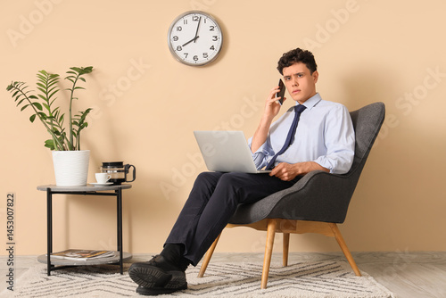 Stressed businessman with l...