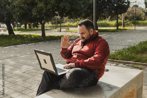 Obraz na płótnie Professional computer scientist Engineer Working In Open Air w salonie