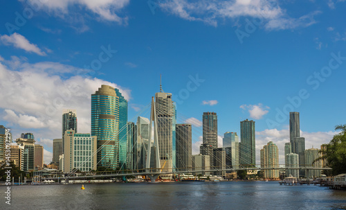 BRISBANE, QUEENSLAND, AUSTRALIA. 25th February 2025, Brisbane CBD landscape., Green point bridge from Kangaroo Point.