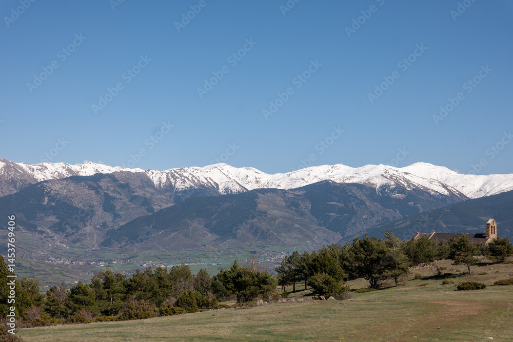 Fototapeta premium view of the mountains