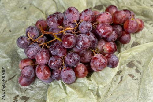 wet ripe grapes , clean wet grapes safe for eating, close up